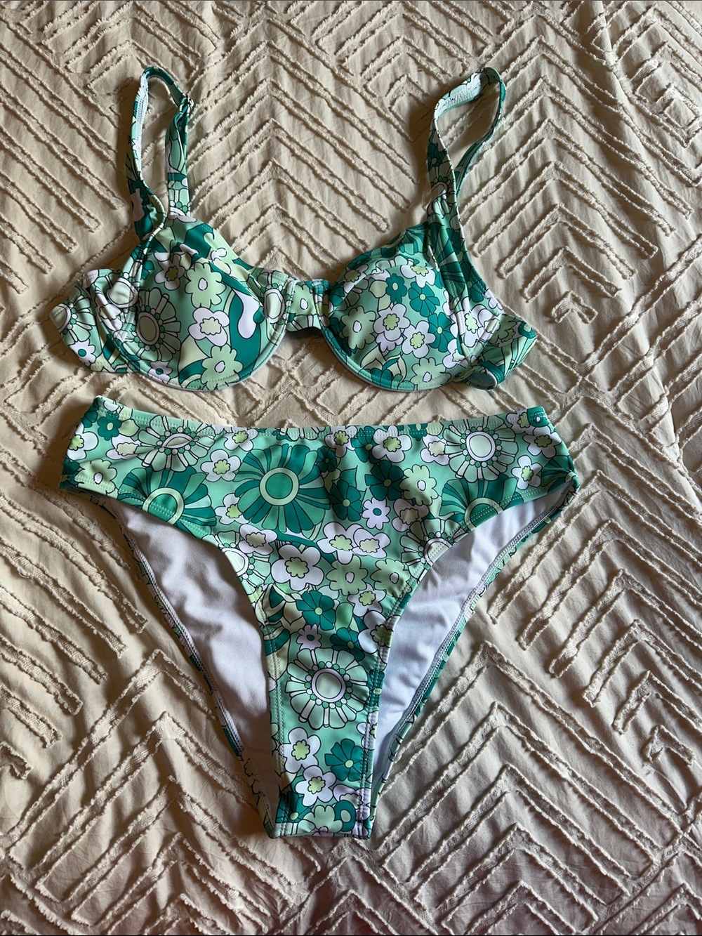 SHEIN Green Floral Underwire Bikini Set